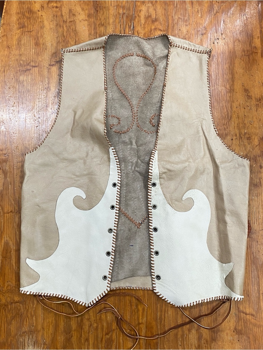 Leather Western Style Suede Vest in Beige & White